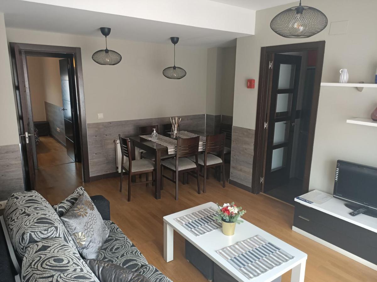 Flats Soterrana Apartment