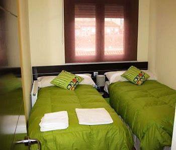Flats Soterrana Apartment *